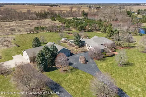 4290 S Dewitt Rd, Saint Johns, MI 48879