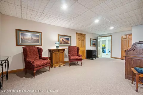 Living - 4290 S Dewitt Rd, Saint Johns, MI 48879 photo 7 of 10