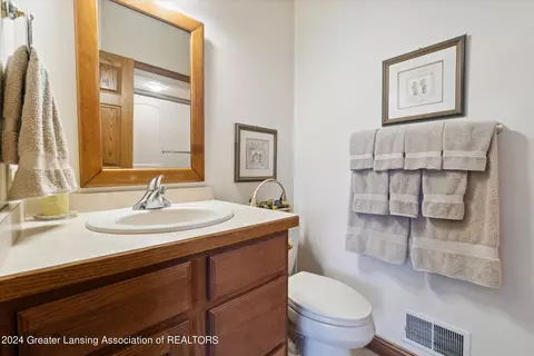 Bath - 4290 S Dewitt Rd, Saint Johns, MI 48879 photo 3 of 6