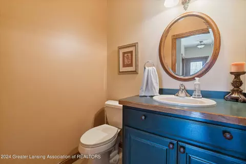 Bath - 4290 S Dewitt Rd, Saint Johns, MI 48879 photo 5 of 6