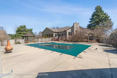 Exterior - 4290 S Dewitt Rd, Saint Johns, MI 48879 photo 16 of 24