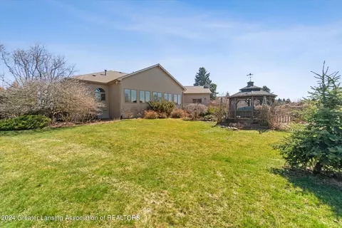 Exterior - 4290 S Dewitt Rd, Saint Johns, MI 48879 photo 14 of 24