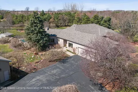 Exterior - 4290 S Dewitt Rd, Saint Johns, MI 48879 photo 5 of 24