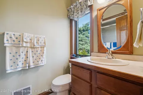 Bath - 4290 S Dewitt Rd, Saint Johns, MI 48879 photo 4 of 6