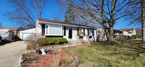 5732 Annapolis Dr, Lansing, MI 48911