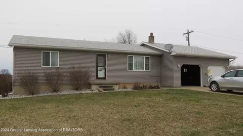 2102 W Marshall Rd, Saint Johns, MI 48879