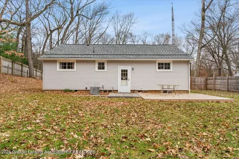 Exterior - 8685 Abbey Rd, Jackson, MI 49201 photo 5 of 8