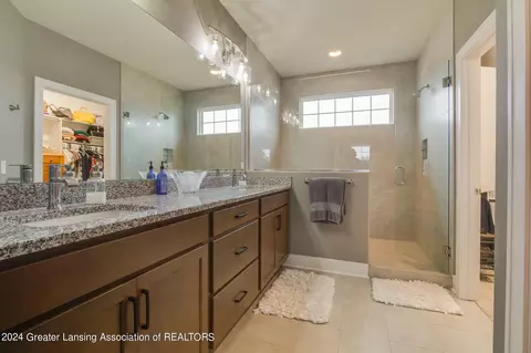 Bath - 3577 Winborn Dr, Dewitt, MI 48820 photo 3 of 4