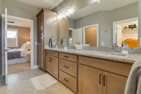 Bath - 3577 Winborn Dr, Dewitt, MI 48820 photo 2 of 4