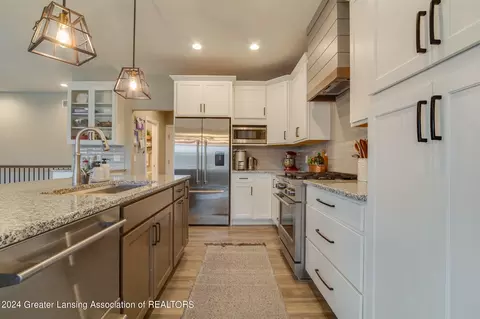 Kitchen - 3577 Winborn Dr, Dewitt, MI 48820 photo 3 of 5