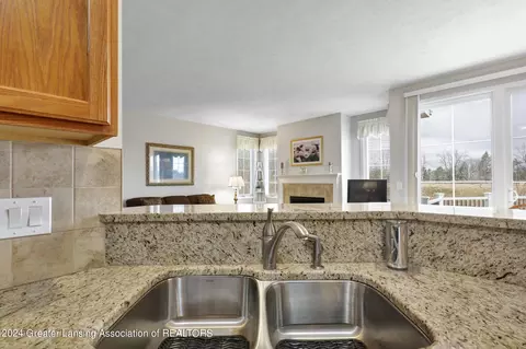 Kitchen - 608 Senna Trl, Dewitt, MI 48820 photo 3 of 4