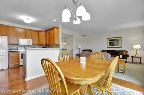 Dining - 608 Senna Trl, Dewitt, MI 48820 photo 4 of 5