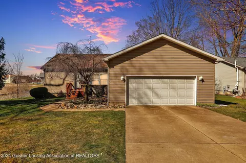 244 Corbin St, Mason, MI 48854