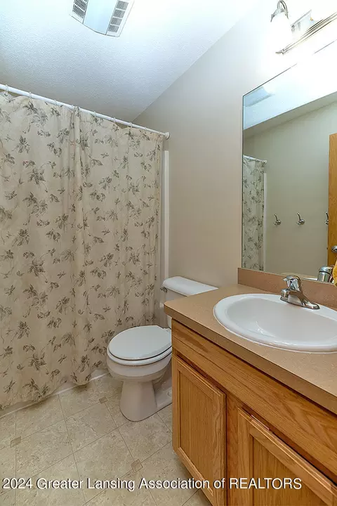 Bath - 13840 Clinton St, Bath, MI 48808 photo 3 of 3