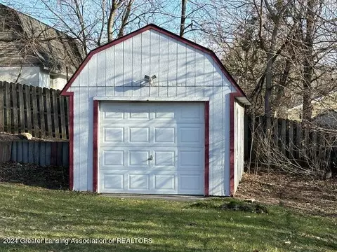 Exterior - 213 E Randolph St, Lansing, MI 48906 photo 4 of 10
