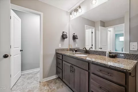 Bath - 12940 Serenity Pl, Dewitt, MI 48820 photo 4 of 6