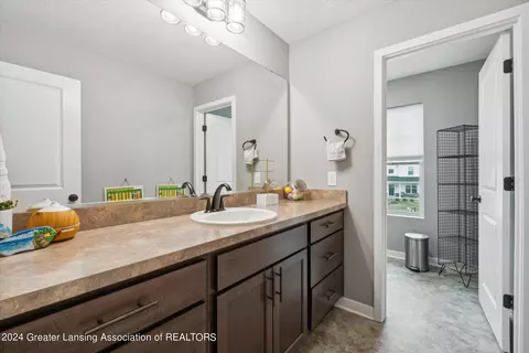 Bath - 12940 Serenity Pl, Dewitt, MI 48820 photo 5 of 6