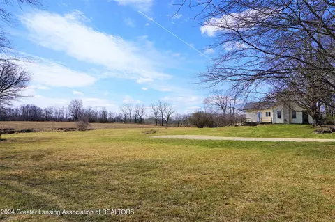 8334 Columbia Hwy, Eaton Rapids, MI 48827