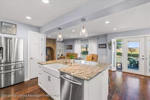 Kitchen - 842 Andover Dr, Dewitt, MI 48820 photo 2 of 8