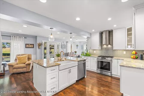Kitchen - 842 Andover Dr, Dewitt, MI 48820 photo 1 of 8