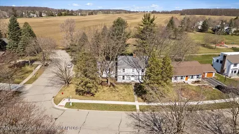 View/Area - 842 Andover Dr, Dewitt, MI 48820 photo 3 of 5