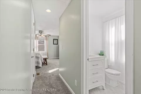 Bath - 842 Andover Dr, Dewitt, MI 48820 photo 2 of 4