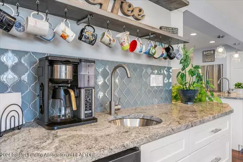 Kitchen - 842 Andover Dr, Dewitt, MI 48820 photo 8 of 8