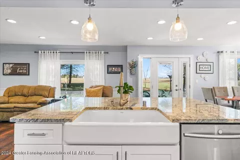 Kitchen - 842 Andover Dr, Dewitt, MI 48820 photo 3 of 8