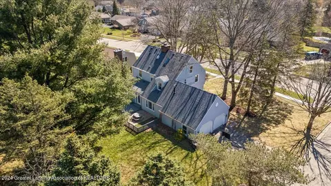 View/Area - 842 Andover Dr, Dewitt, MI 48820 photo 2 of 5
