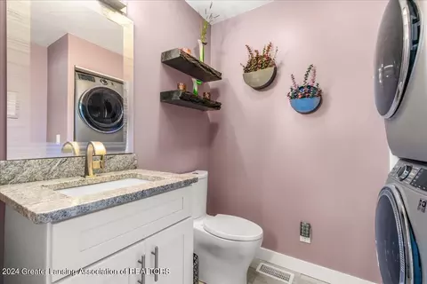 Bath - 842 Andover Dr, Dewitt, MI 48820 photo 1 of 4