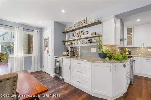 Kitchen - 842 Andover Dr, Dewitt, MI 48820 photo 7 of 8
