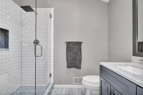 Bath - 7841 Ashbrook Dr #88, Haslett, MI 48840 photo 2 of 5