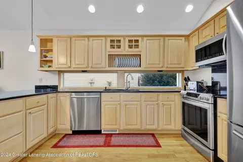 Kitchen - 7841 Ashbrook Dr #88, Haslett, MI 48840 photo 2 of 8