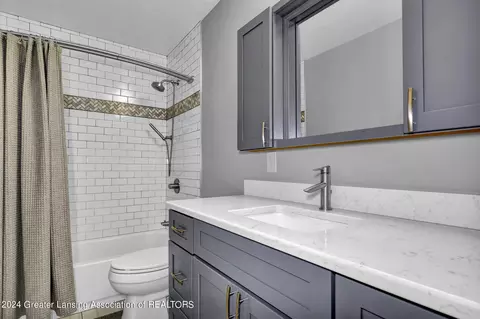Bath - 7841 Ashbrook Dr #88, Haslett, MI 48840 photo 3 of 5