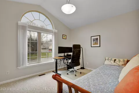 Bedroom - 7841 Ashbrook Dr #88, Haslett, MI 48840 photo 3 of 5