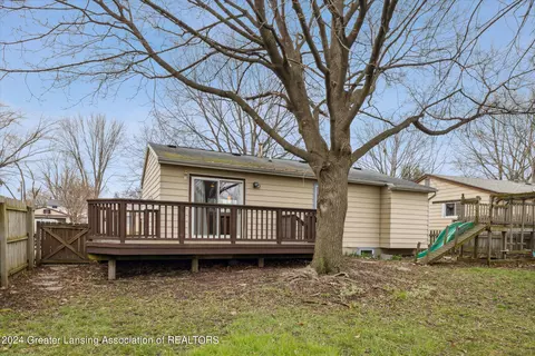 Exterior - 4017 Heathgate Dr, Lansing, MI 48910 photo 9 of 11