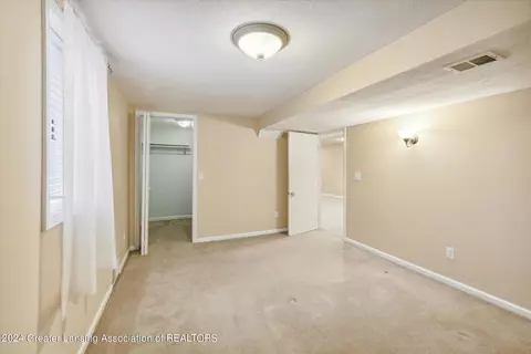 Bedroom - 4017 Heathgate Dr, Lansing, MI 48910 photo 5 of 5