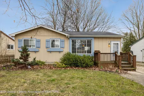 Exterior - 4017 Heathgate Dr, Lansing, MI 48910 photo 3 of 11