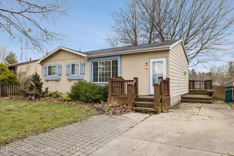 Exterior - 4017 Heathgate Dr, Lansing, MI 48910 photo 4 of 11