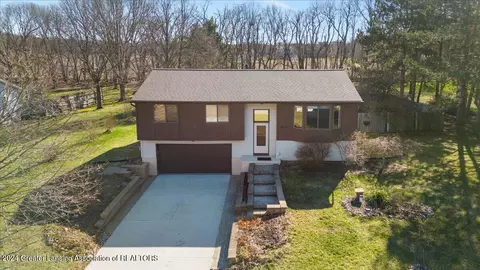 16911 Cynthia Ln, Haslett, MI 48840