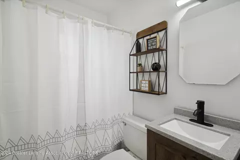 Bath - 4519 Devonshire Ave, Lansing, MI 48910 photo 1 of 3