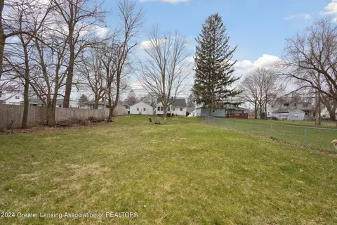 Exterior - 4519 Devonshire Ave, Lansing, MI 48910 photo 6 of 8