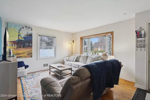 Living - 4519 Devonshire Ave, Lansing, MI 48910 photo 1 of 5