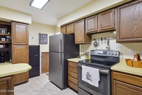 Kitchen - 4519 Devonshire Ave, Lansing, MI 48910 photo 2 of 5