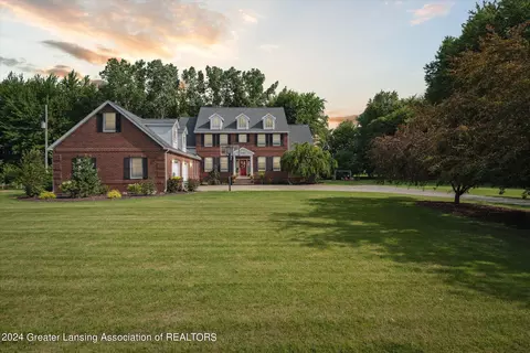 771 E Broad St, Chesaning, MI 48616