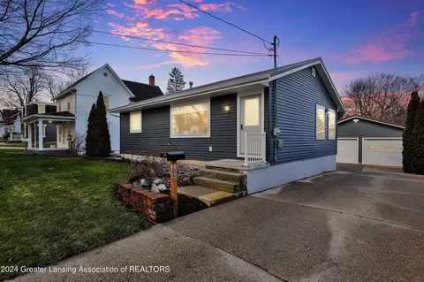 104 S Lansing St, Saint Johns, MI 48879