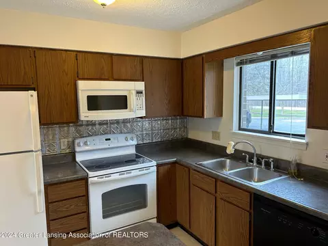 Kitchen - 5872 Okemos Rd, Haslett, MI 48840 photo 1 of 2