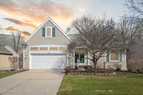 5636 Bayonne Ave, Haslett, MI 48840
