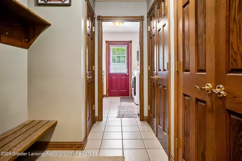 Entry Way - 11108 Eden Trl, Eagle, MI 48822 photo 2 of 4