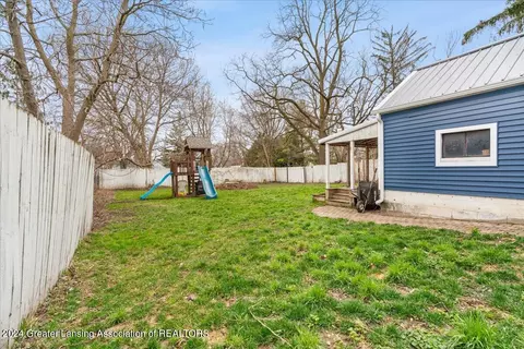 Exterior - 228 E Thomas St, Lansing, MI 48906 photo 7 of 9